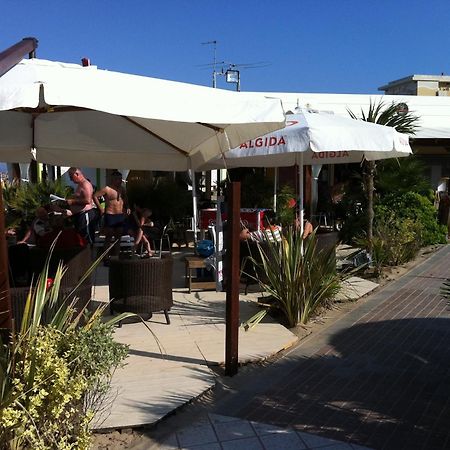 רימיני Viva Beach Hotel מראה חיצוני תמונה