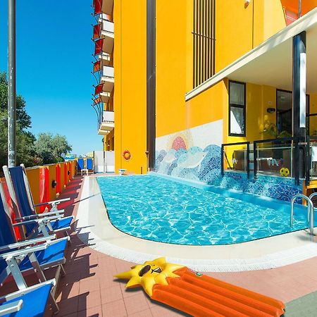 רימיני Viva Beach Hotel מראה חיצוני תמונה